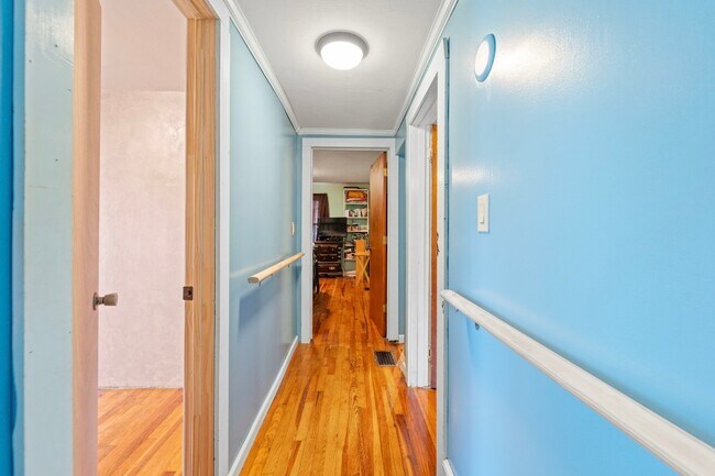 Building Photo - 44 McGregor Ave