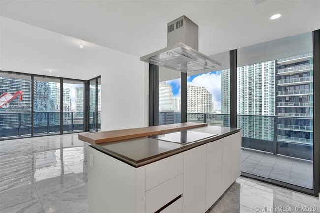 Primary Photo - 1000 Brickell Ave