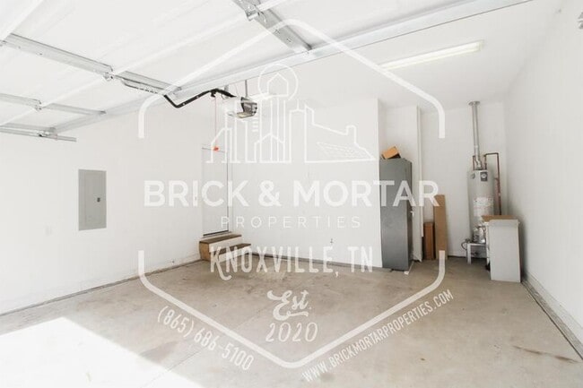 Building Photo - 6810 Springhouse Way