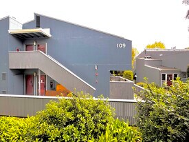 Building Photo - 109 Piccadilly Pl