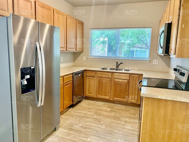 Building Photo - 4825 Hahns Peak Dr