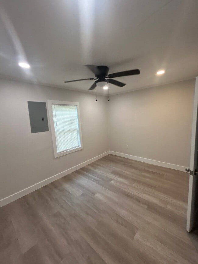 Building Photo - 3909 Mesilla Dr
