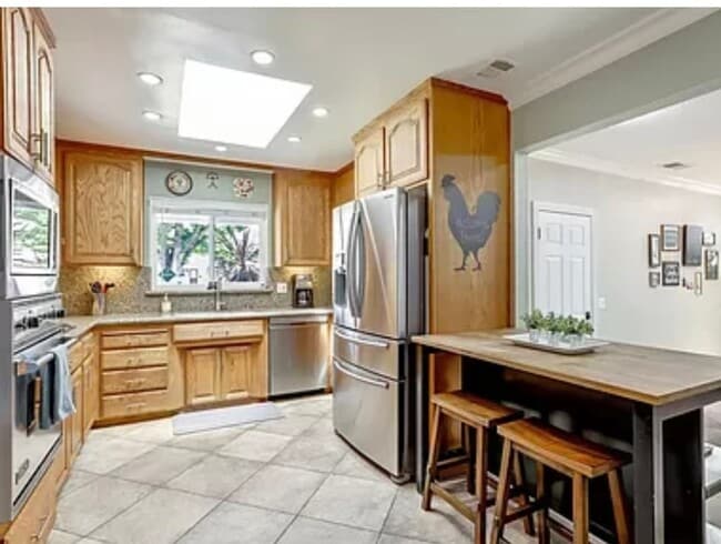 Building Photo - Remodeled Home in Great Location w/ Solar,  Central A/C & No Carpets!!