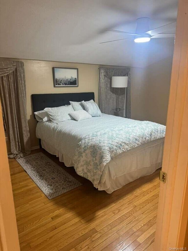 Building Photo - 108 Roberta St