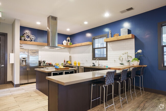 Interior Photo - Alexander Crossing