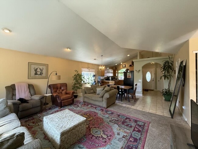 Building Photo - 1176 NE Bonny Doon Ln