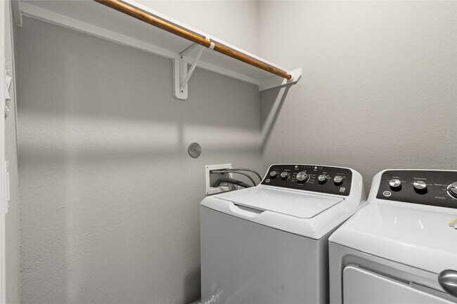 Building Photo - 142 Calloway St