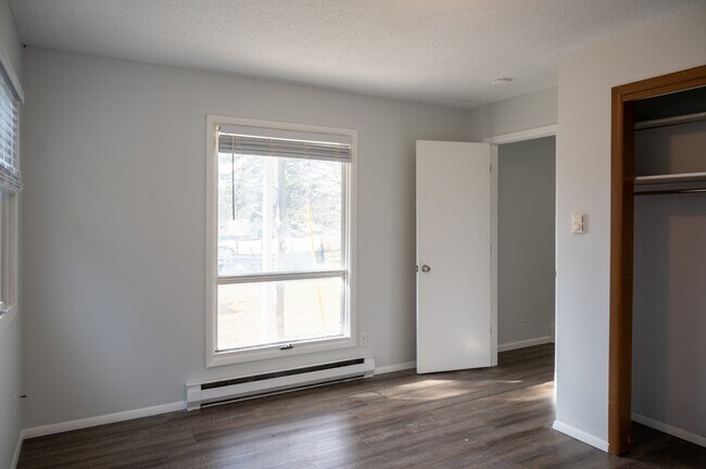 Building Photo - 3244 Marion Rd SE