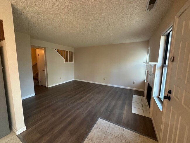 Building Photo - AMAZING MOVE IN SPECIAL $ 250.00 OFF FIRST...