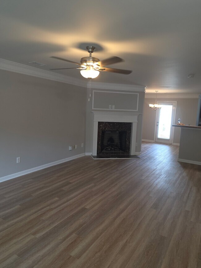 Building Photo - 863 Crestwell Cir