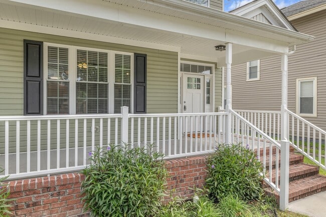 Building Photo - 426 W 28th St