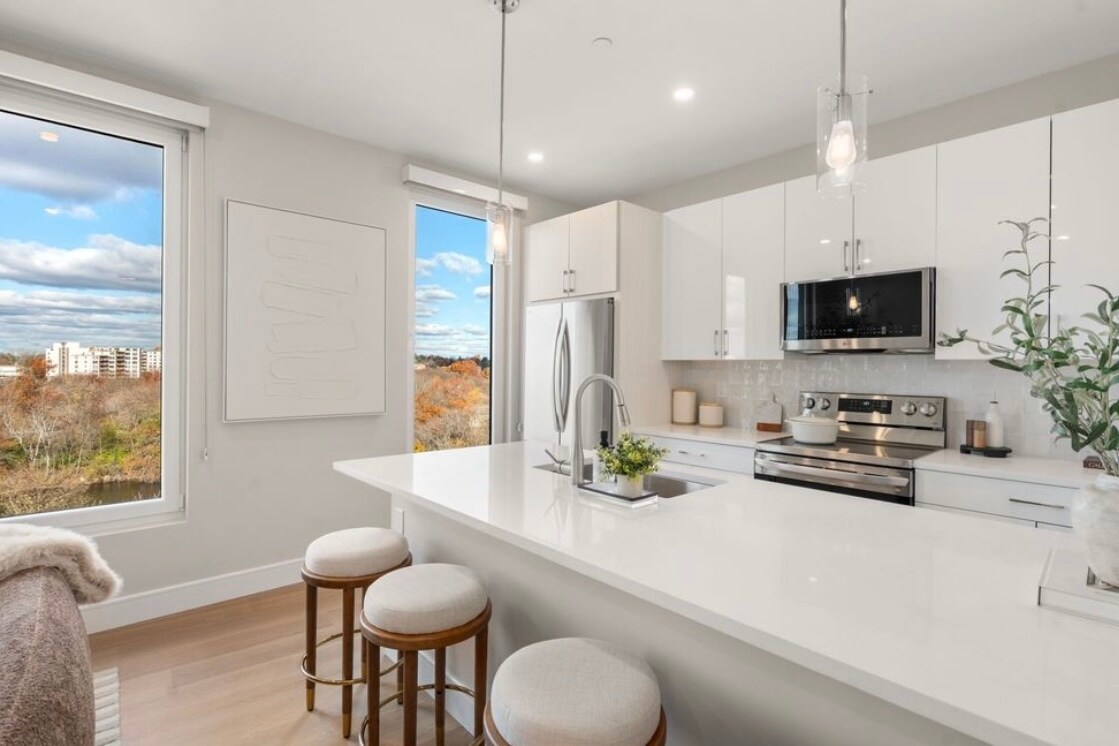 Building Photo - 10 Soldiers Field Park