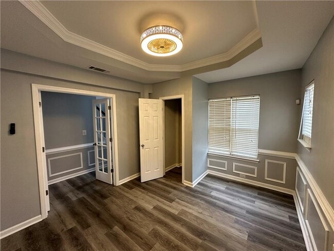 Building Photo - 5496 Village Trace