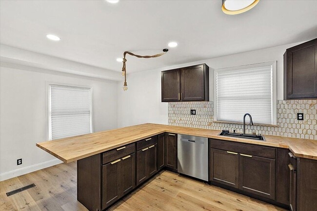 Building Photo - 6106 Oldtown St