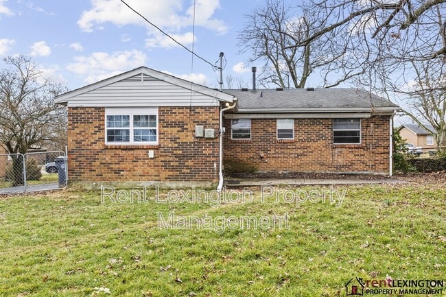 Building Photo - 3966 Northampton Dr