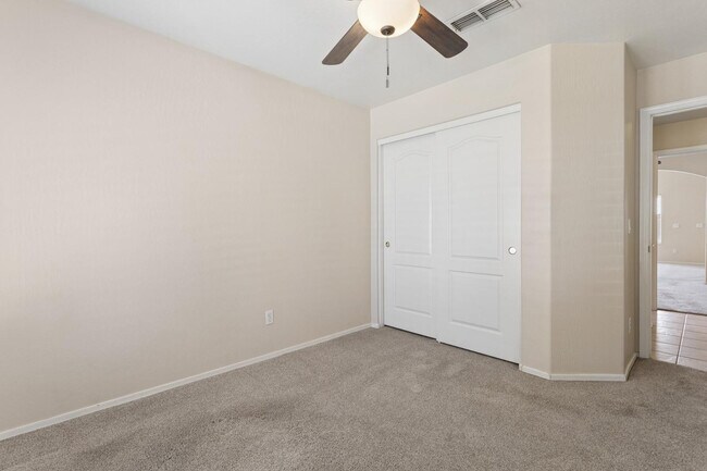 Building Photo - 921 E Montoya Ln