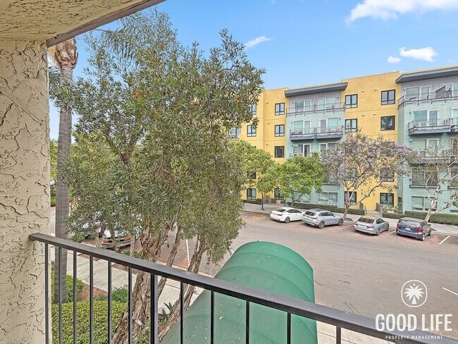 Building Photo - Inviting 1B/1.5BA Condo with Balcony in Cortez Hill