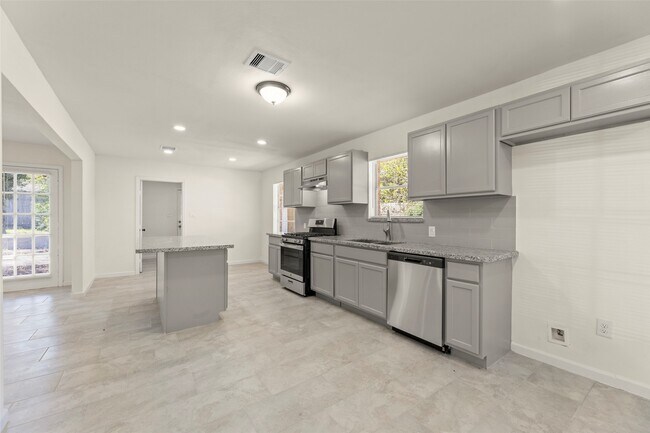 Building Photo - 22019 Kenchester Dr