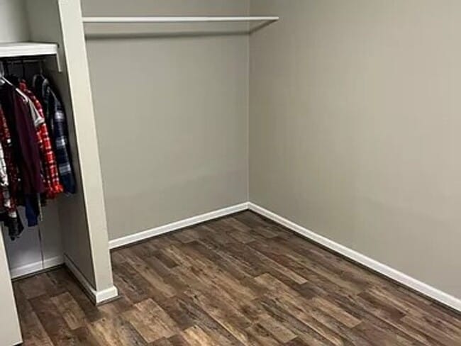 Building Photo - Spacious Home on a Large Lot in Villa Loma...