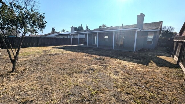 Building Photo - Immaculate 3 bedroom 2 bath home