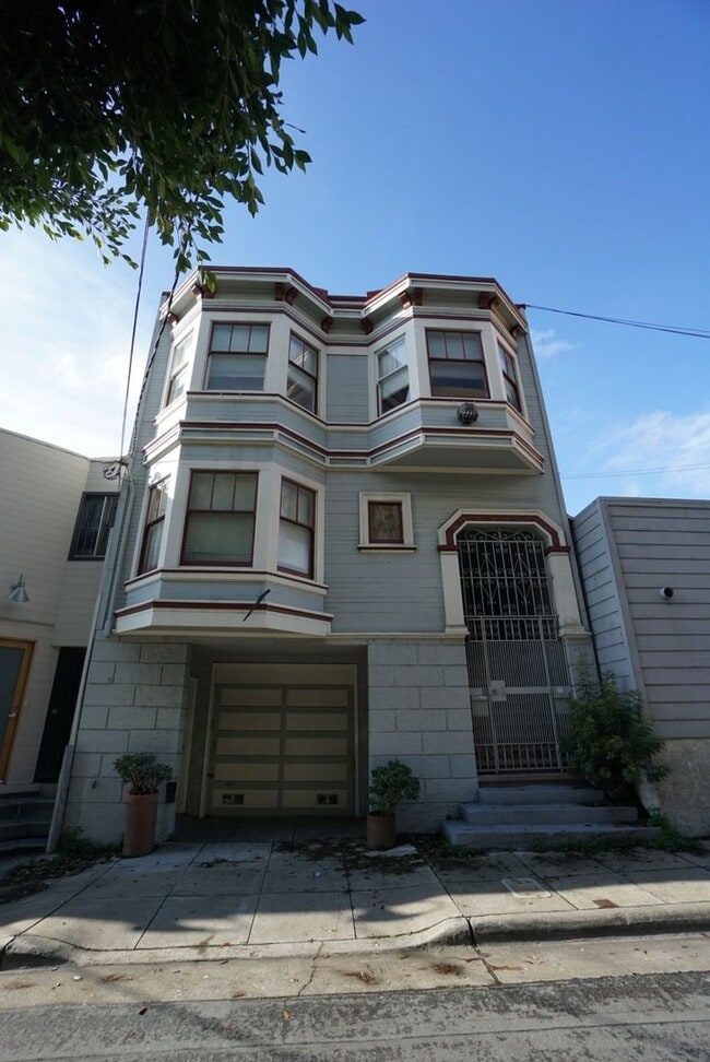 Building Photo - 134-136 Gilbert Street