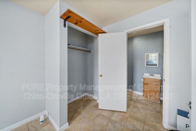 Building Photo - 7701 Molinos Ave