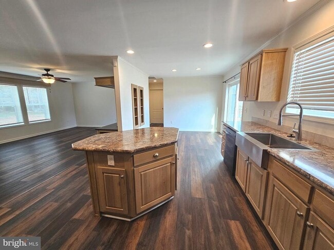 Building Photo - 86 Metz Dr