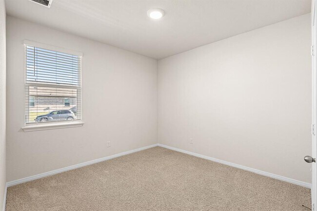 Building Photo - 111 Evergreen Sumac Lp