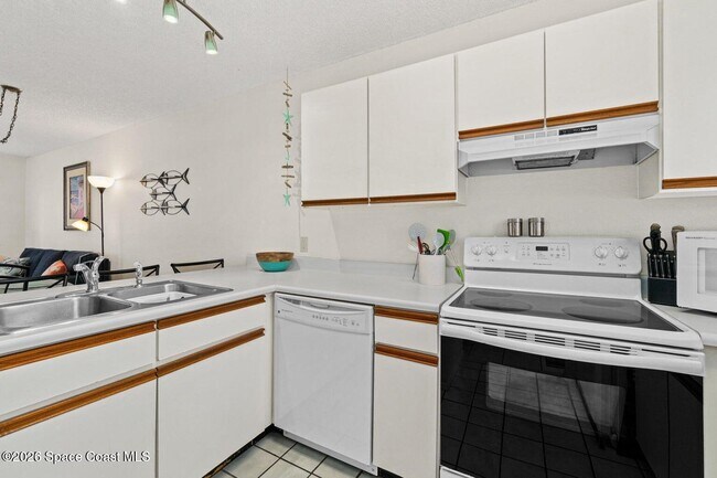 Building Photo - 221 Ocean Park Ln