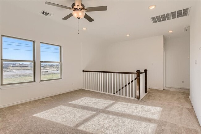 Building Photo - 102 White Aster Ct