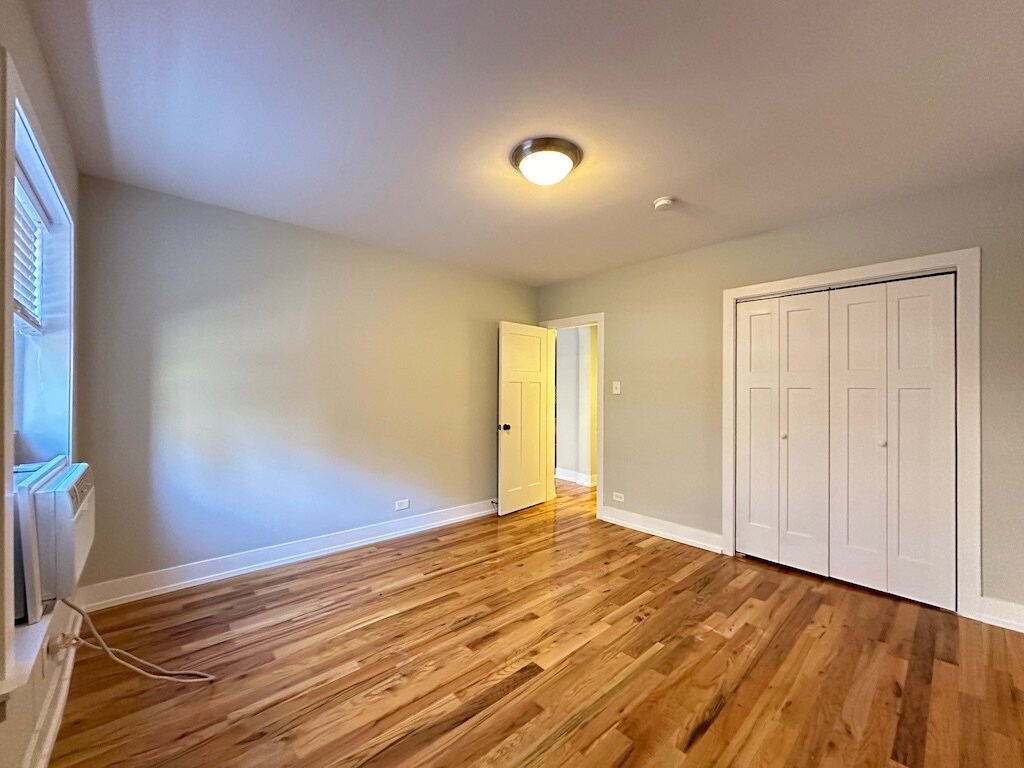 Building Photo - 562 W Arlington Pl
