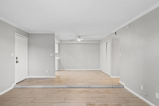 Building Photo - 6480 N 82nd St