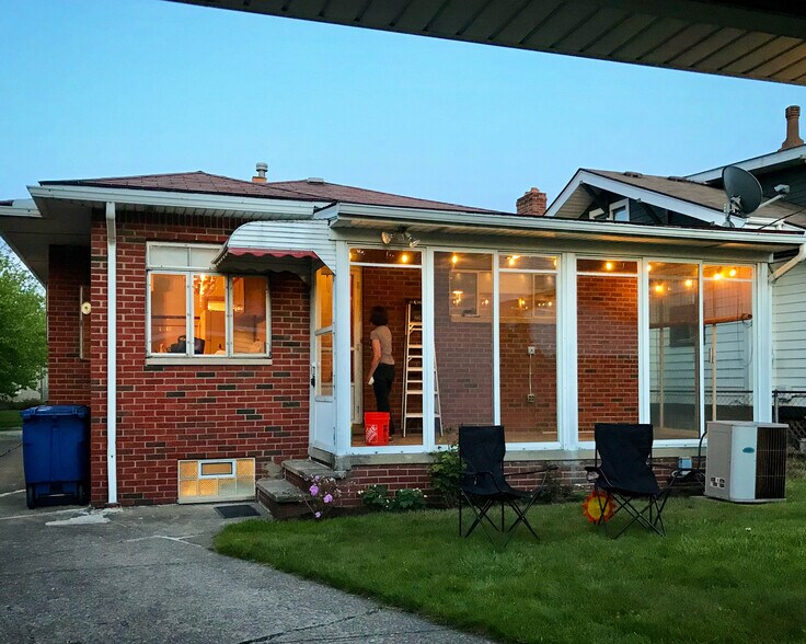 Building Photo - 2186 Chesterland Ave