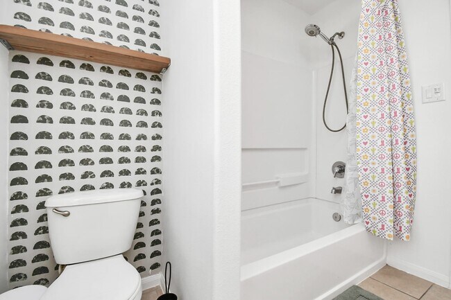 Building Photo - 6715 Plum Springs Ln