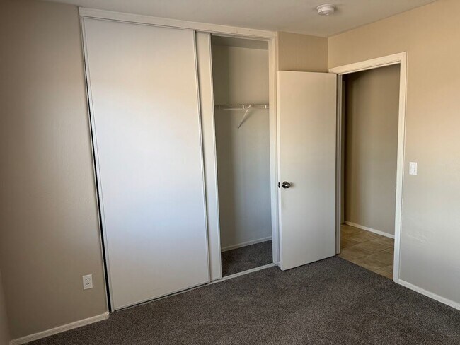 Building Photo - Beautiful Home for Rent in El Mirage!