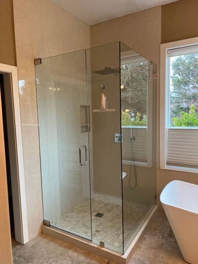 Building Photo - SPACIOUS & STYLISH CUSTOM HOME- 4 BEDROOMS...