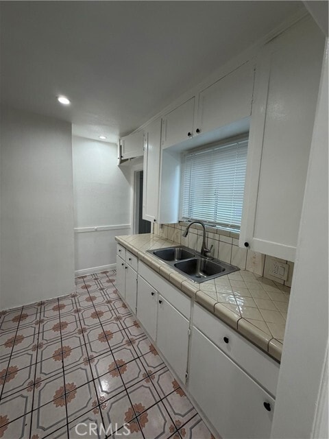 Building Photo - 1802 E Glenoaks Blvd