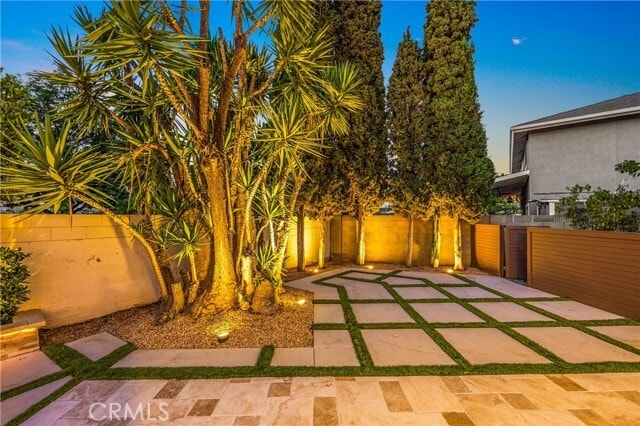 Building Photo - 1320 N Van Gogh Cir