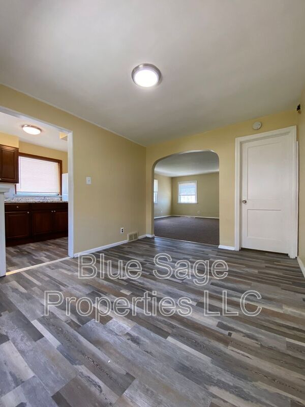 Building Photo - 57 Foster Ave