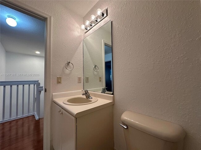 Building Photo - 2615 SE 15th Pl