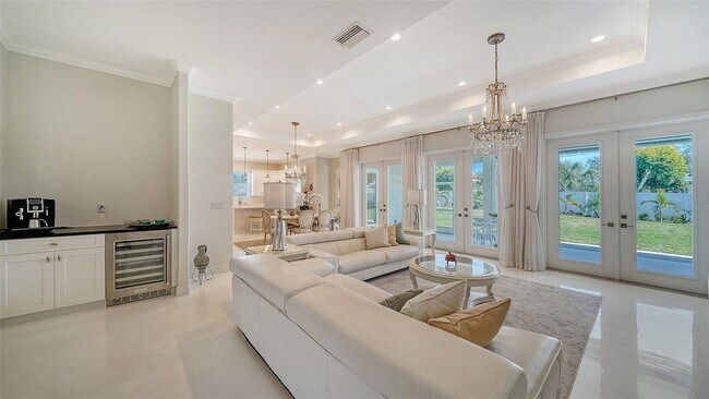Building Photo - 1111 Mallorca Dr