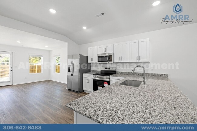 Building Photo - New Beginnings Start At AMRR: 4 bedroom in Apple Crossing!