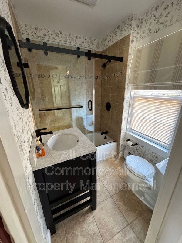 Building Photo - 49 Hoppin Hill Ave