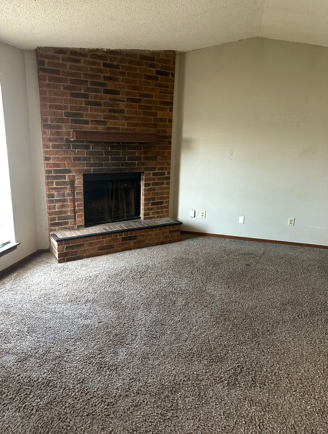 Building Photo - 1019 Acacia Cir