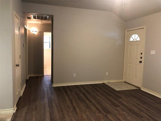 Building Photo - 2371 Shadow Ln