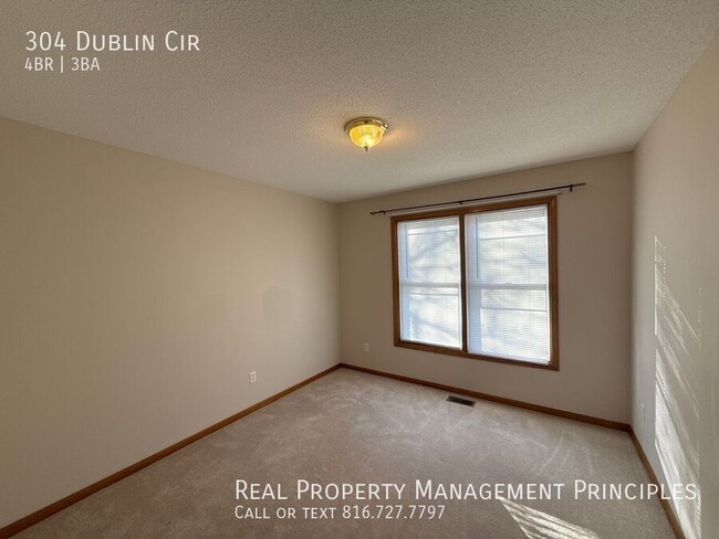Building Photo - 304 Dublin Cir