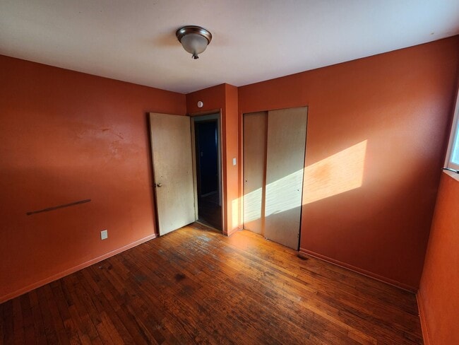 Building Photo - 3 bedroom house