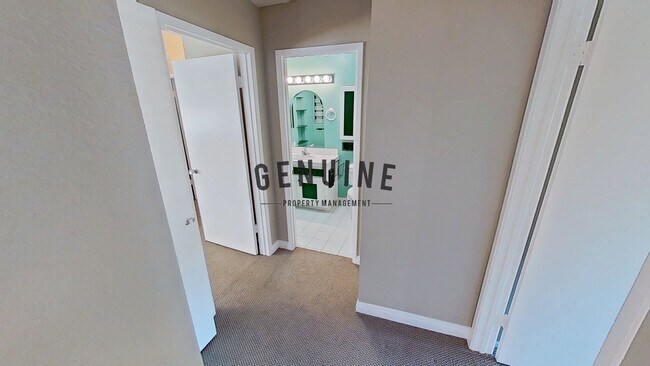 Building Photo - 2 Story 3Bd 2Ba Townhouse