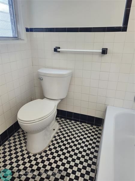 Building Photo - 2466 Lincoln St