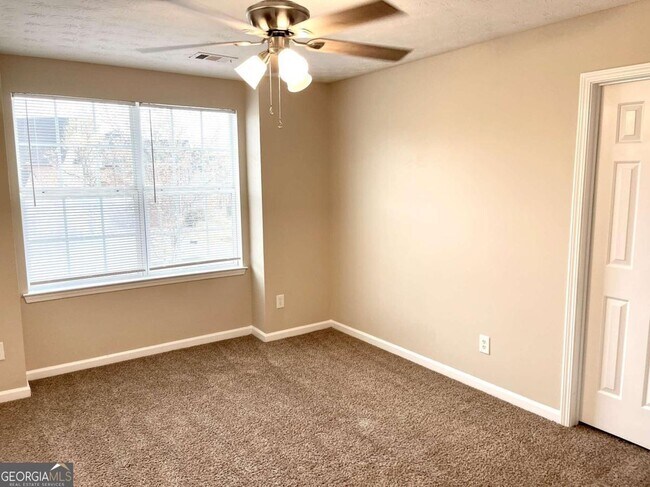 Building Photo - 448 Townsend Bend